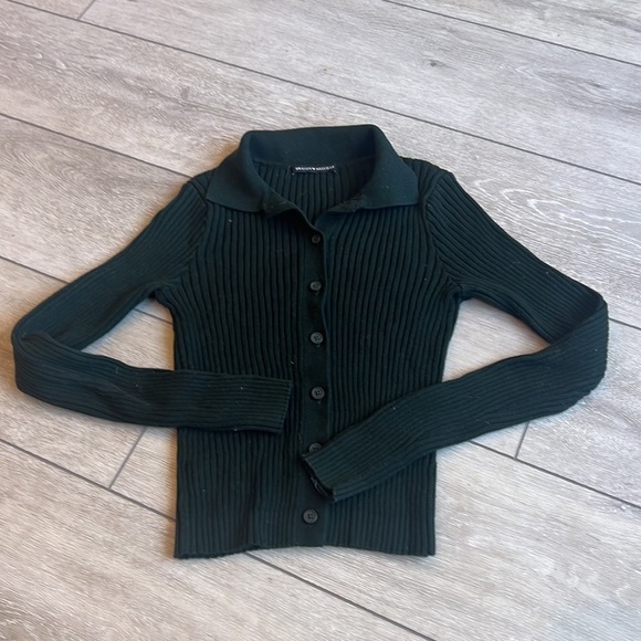 BRANDY Melville Bridget hunter green button up ribbed top size small - Picture 2 of 6